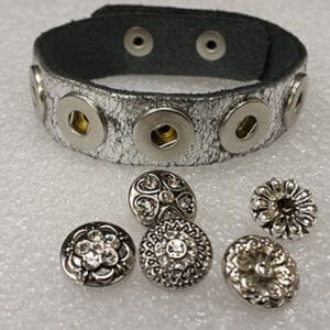 Enkele leren Armband  22 cm lang voor 5 Clicks (12mm)