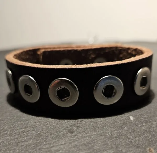 Enkele leren Armband  23 cm lang voor 5 Clicks (12mm)