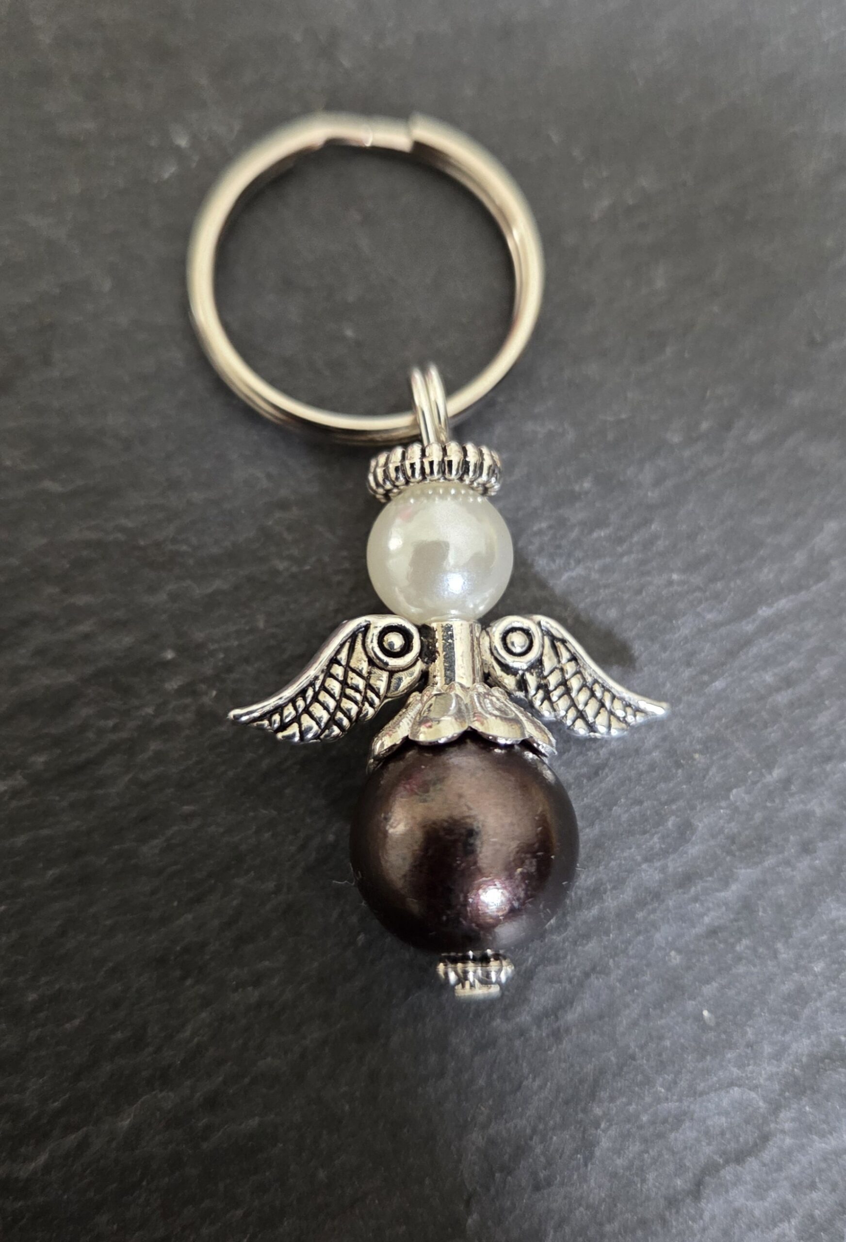 Beschermengel met sleutelring, Bruin